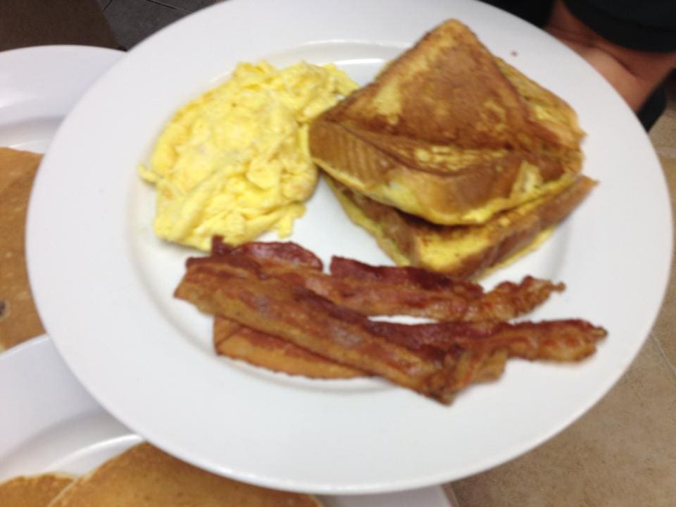 Terryville Connecticut Restaurant: Eagles Nest Family Restaurant