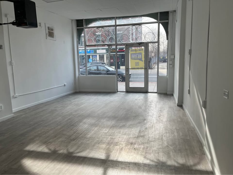 528 Park Street Hartford CT  700 sf  $1600 Heat, Hot Water Included: LEASED